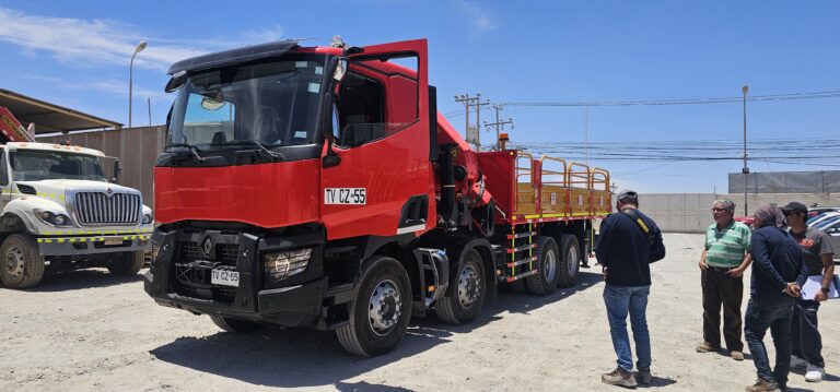 Camión Pluma Renault C440